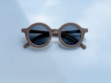 Load image into Gallery viewer, Retro Sunnies